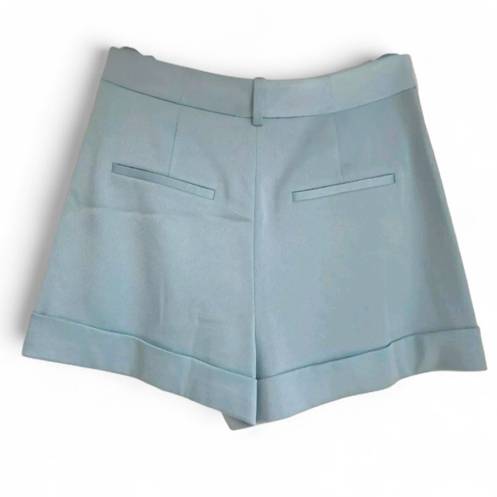 Alice + Olivia “Conry” Pleated Satin Shorts in Powder Blue NWT Size 6 - Picture 4 of 5